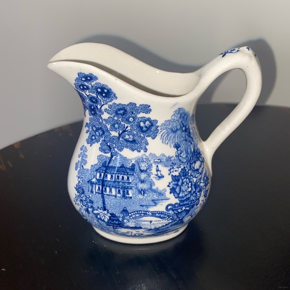 Tonquin Royal Staffordshire Other - 💜 Vintage Tonquin Royal Staffordshire Miniature Creamer Blue and White